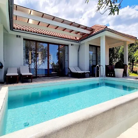 Luxury Porto Bus Holiday home