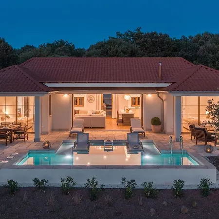 Luxury Porto Bus Holiday home Pula