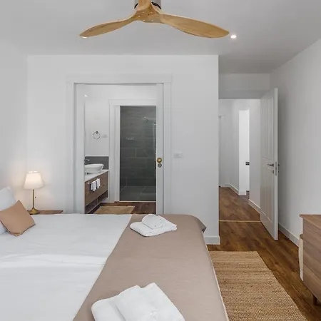 Holiday home Luxury Porto Bus